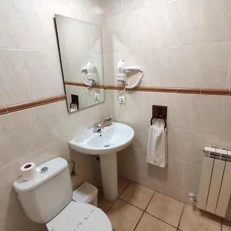בית הארחה Hostal Posada Royuela 3*