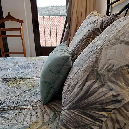 בית הארחה Hostal Posada Royuela